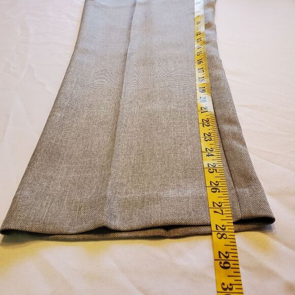 Alfred Dunner Ladies Petite Suit in Light Gray Jacket Size 10P Pants Size 12P - Picture 2 of 15